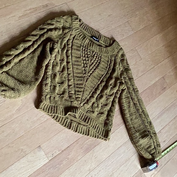 Express lightweight poly bulky knit sweater with balloon sleeves size XS - Picture 9 of 10